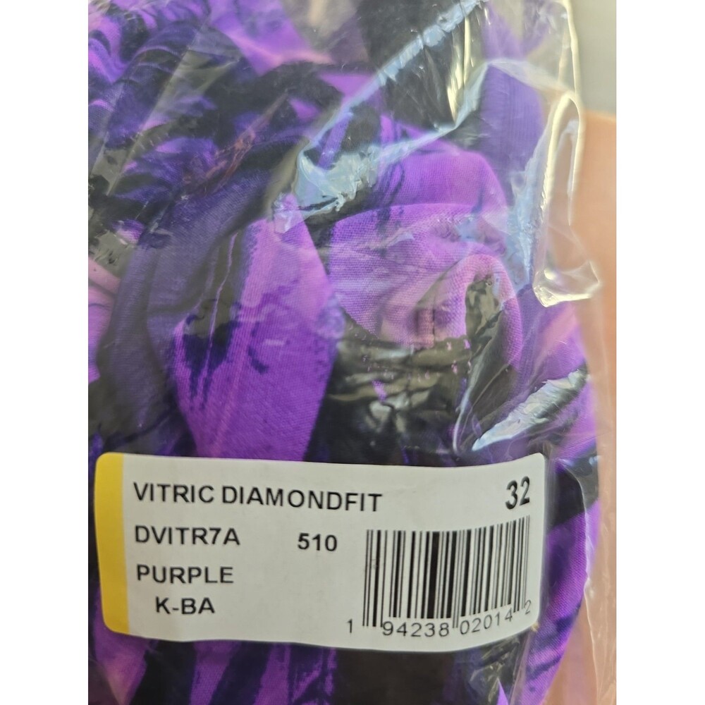 TYR Durafast Elite Women's Vitric Purple Diamondfit One Piece Swim Sz 32 New - Picture 3 of 3